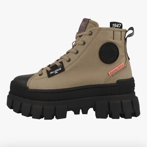Palladium Women’s Revolt Hi TX Boots Olive Green Canvas High Top Size 11M NIB